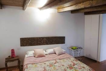 Bed & Breakfast Domus Dea Rome