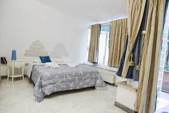 Bed & Breakfast Domus Dea Rome