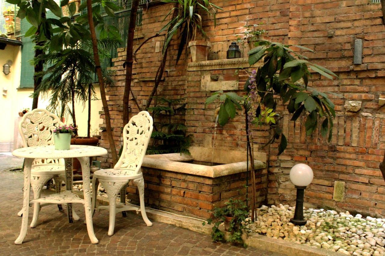 Domus Dea Bed & Breakfast