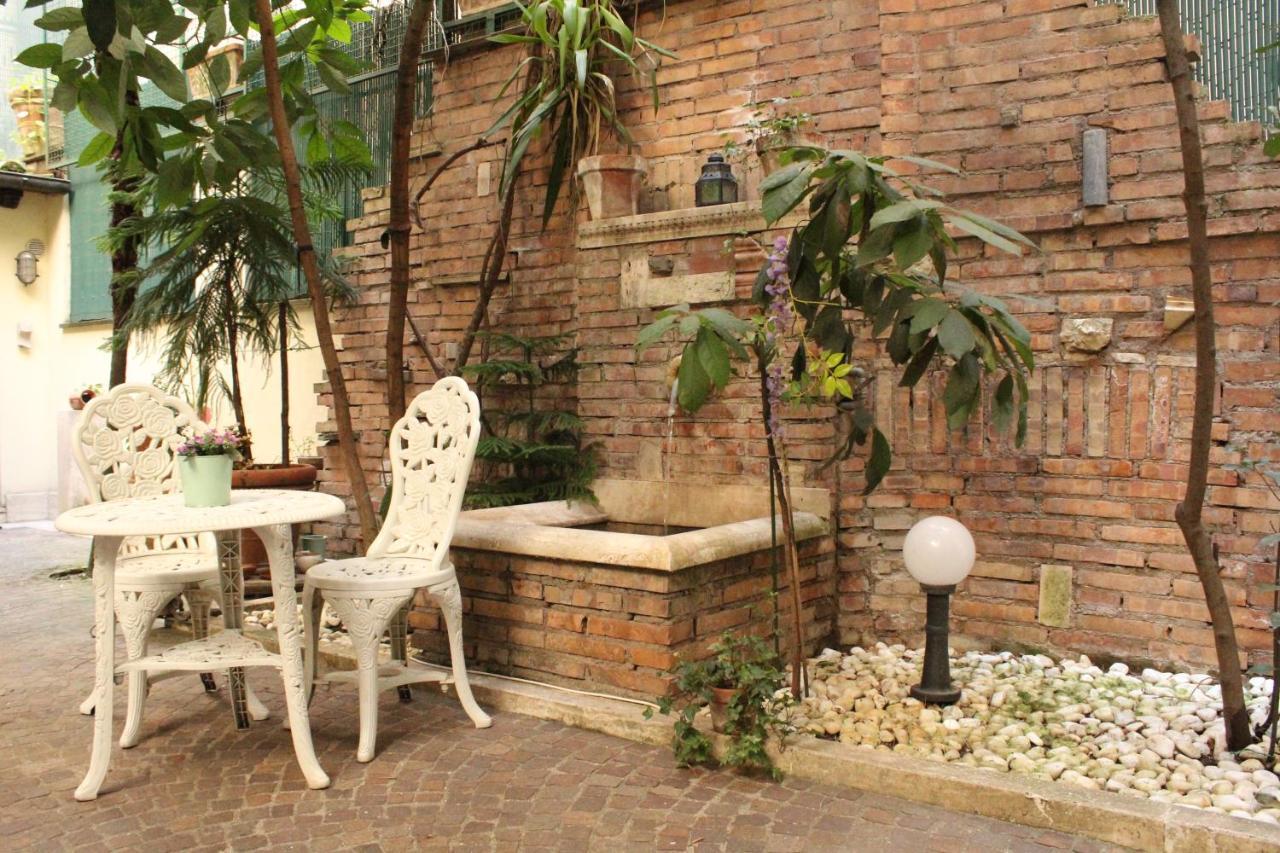 Domus Dea Bed & Breakfast 3*